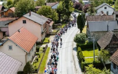 Svečana procesija učenika i djelatnika osnovne škole „kardinal Alojzije Stepinac“ i Proslava 128. rođendana bl. Alojzija Stepinca u Župi Presvetog Trojstva u Krašiću